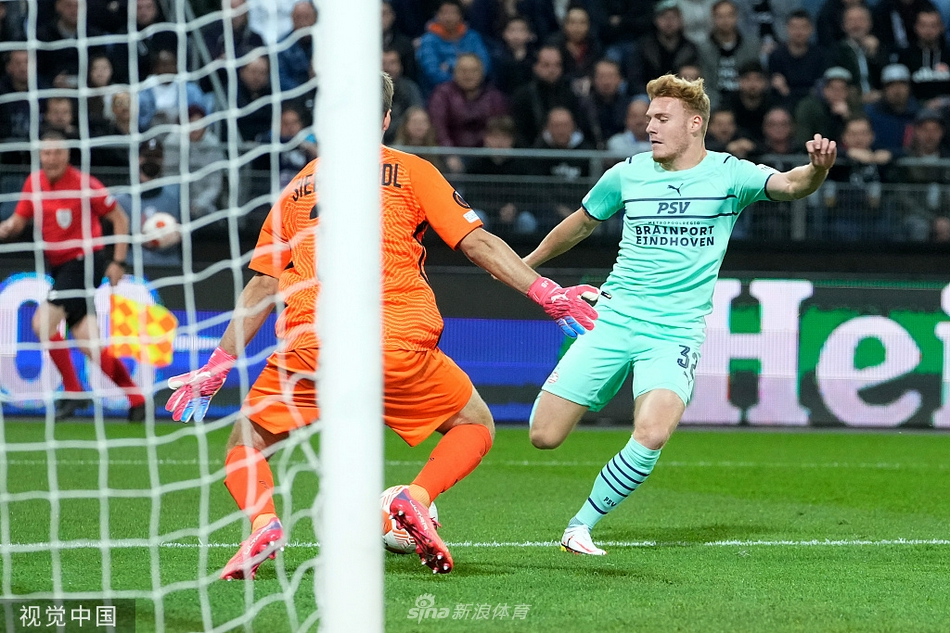 爱游戏体育官方 -埃因霍温发布备战花絮，国际比赛日战术微调，欧联任务艰巨，临场指挥获称赞的简单介绍