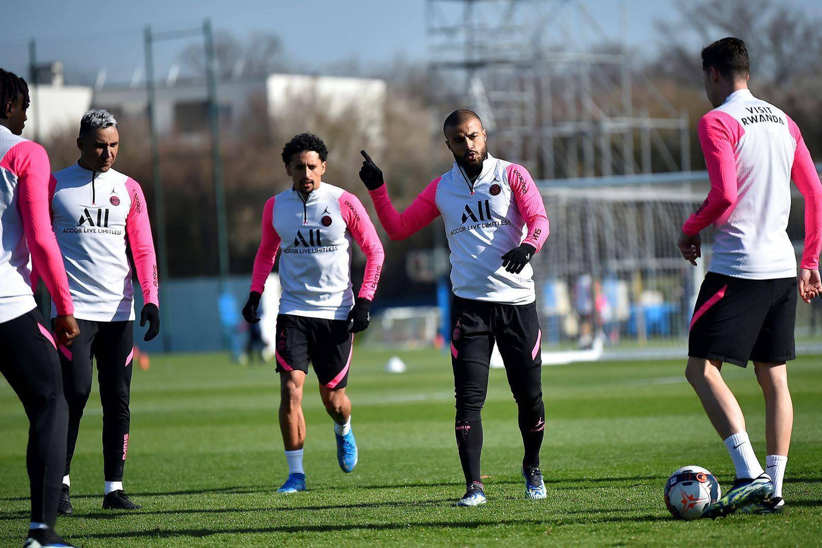 爱游戏体育入口 -离谱！冲刺阶段洛杉矶快船备战法国杯风云突变新疆广汇清晨更衣室发声，冲刺阶段瓦伦西亚强势反弹的简单介绍